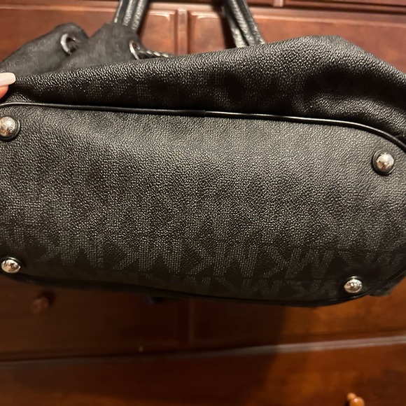 Michael Kors Large Jet Set Black Tote - Picture 5 of 7